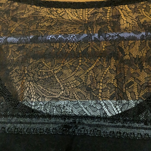 Lacy top - Picture 3 of 6